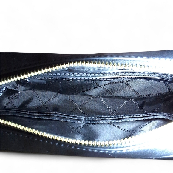 Michael Kors Manhattan Camera Crossbody - Picture 10 of 12